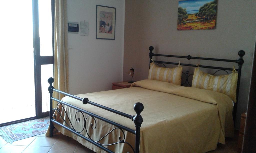 B&B Il Giardino Degli Ulivi ตอร์เรซานตาซาบีนา ภายนอก รูปภาพ